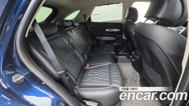 Genesis GV70 2021 — ფოტო 14/34