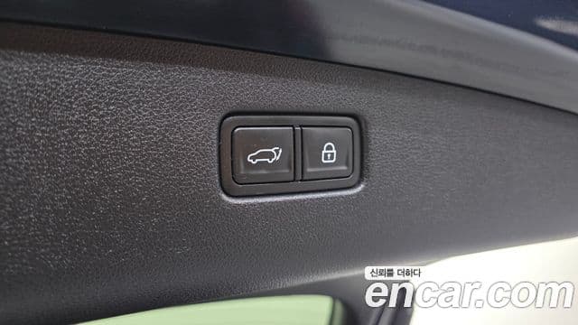 Genesis GV70 2021 — ფოტო 23/34
