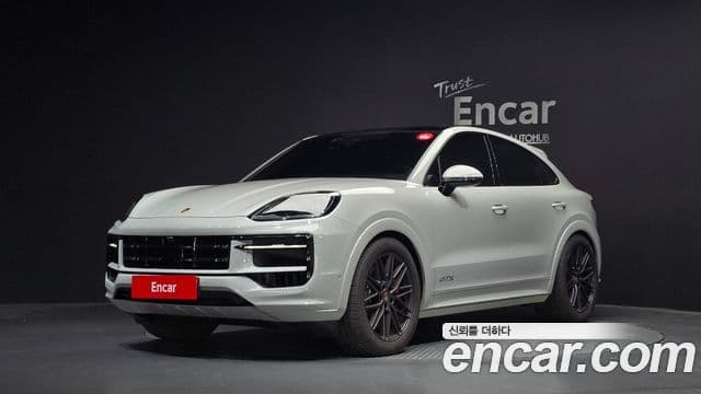 Porsche Cayenne 2025 — Фото 1/20
