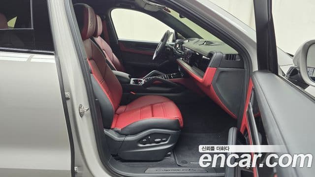Porsche Cayenne 2025 — Photo 4/33