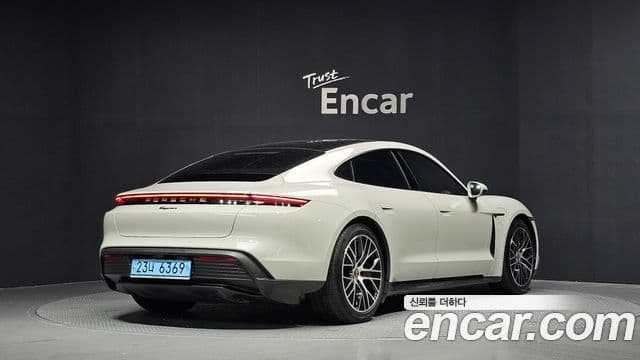 Porsche Taycan 2023 — Şəkil 14/20