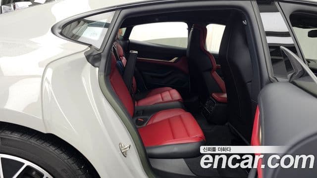 Porsche Taycan 2023 — Şəkil 16/20