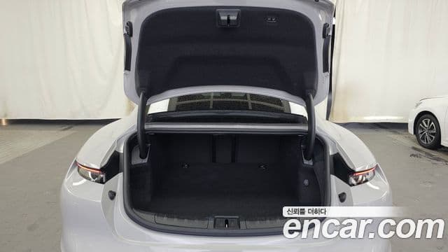Porsche Taycan 2023 — Şəkil 18/20