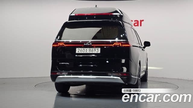 Kia Carnival 2022 — ფოტო 4/20