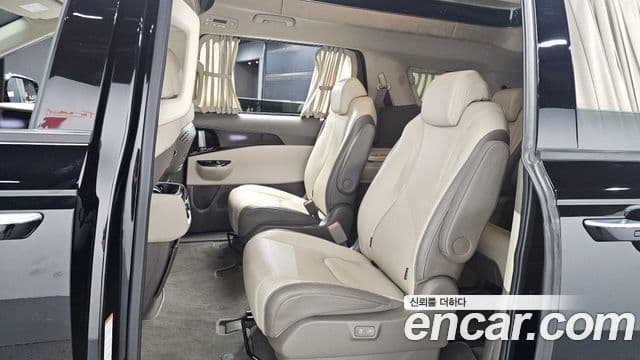 Kia Carnival 2022 — ფოტო 12/20