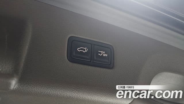 Kia Carnival 2022 — ფოტო 18/20