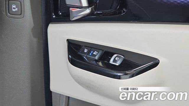 Kia Carnival 2022 — Photo 27/30