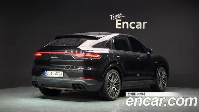 Porsche Cayenne 2023 — Photo 3/20