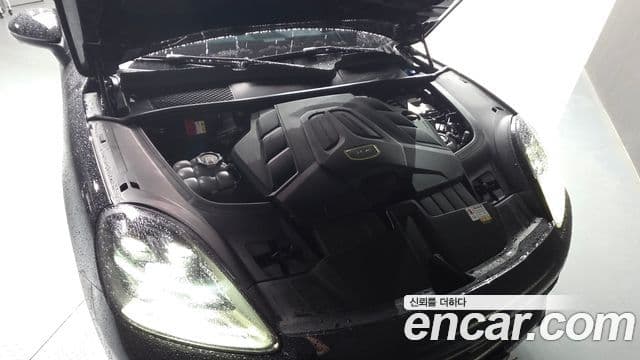 Porsche Cayenne 2023 — Photo 14/20