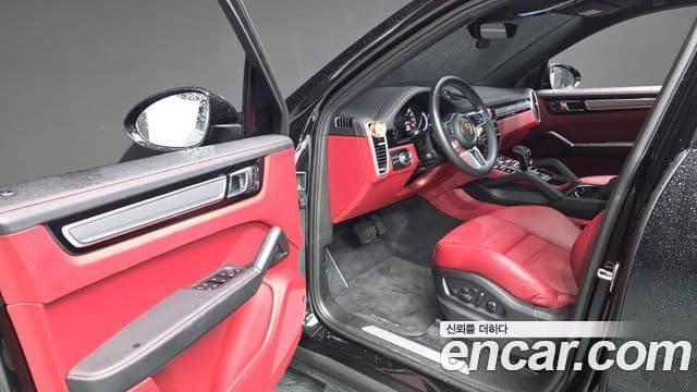 Porsche Cayenne 2023 — Photo 15/20