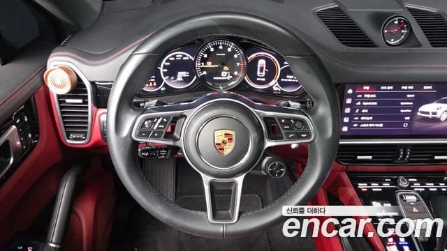 Porsche Cayenne 2023 — Photo 13/20