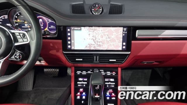 Porsche Cayenne 2023 — Photo 5/20