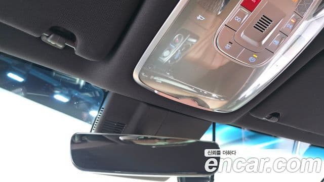 Genesis Electrified G80 2023 — Şəkil 19/20