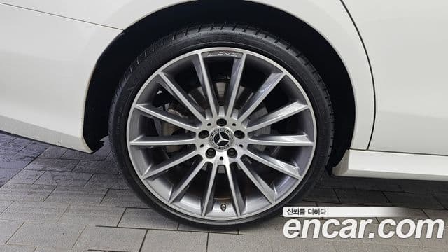 Mercedes-Benz E-Class 2022 — Фото 5/20
