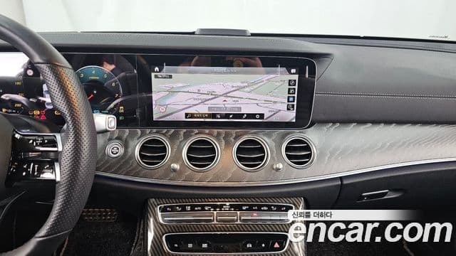 Mercedes-Benz E-Class 2022 — Фото 14/20