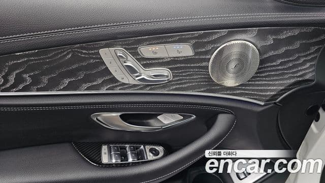 Mercedes-Benz E-Class 2022 — Фото 19/20