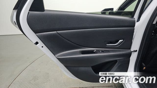 Hyundai The New Avante Hybrid 2022 — ფოტო 3/30
