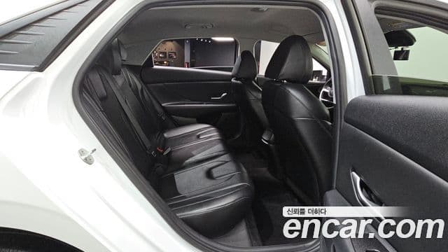 Hyundai The New Avante Hybrid 2022 — ფოტო 25/30
