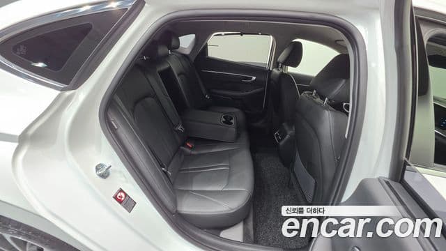 Hyundai Sonata 2022 — Şəkil 18/20