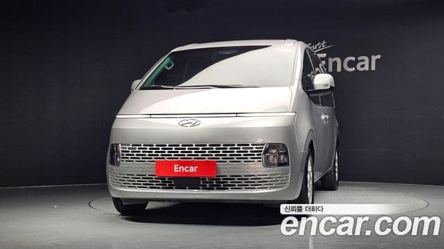 Hyundai Staria 2023 — ფოტო 3/20