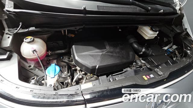 Hyundai Staria 2023 — ფოტო 6/20