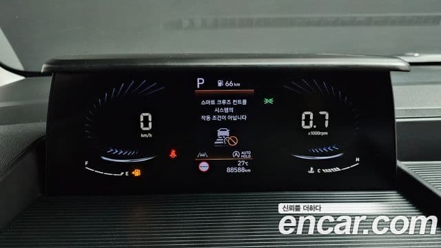 Hyundai Staria 2023 — ფოტო 8/20