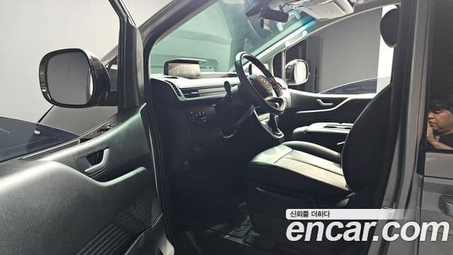 Hyundai Staria 2023 — ფოტო 10/20