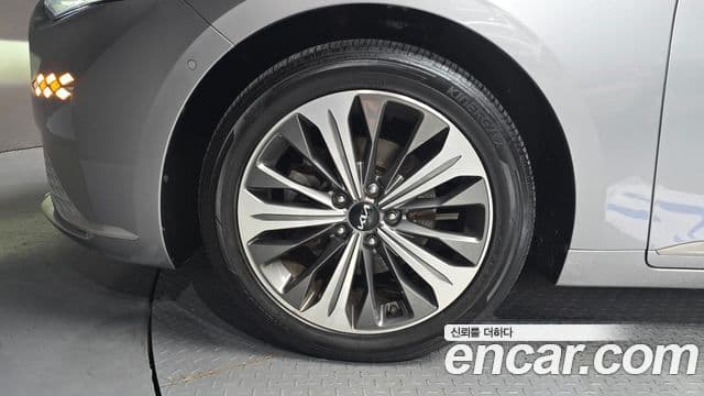 Kia K8 2022 — Şəkil 19/20