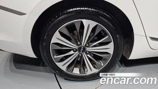 Kia K8 2021 — ფოტო 5/20
