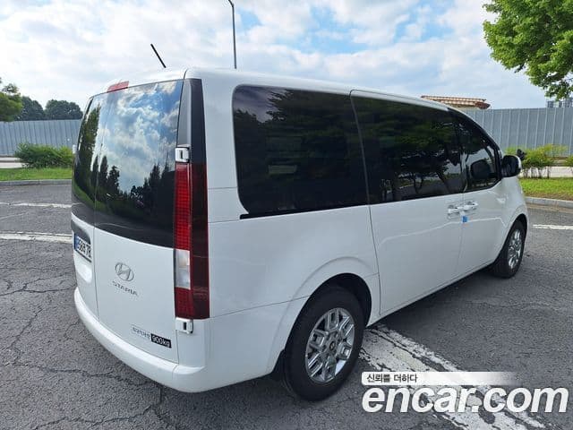 Hyundai Staria 2025 — ფოტო 5/20