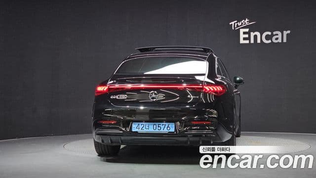 Mercedes-Benz EQS 2023 — Photo 32/35