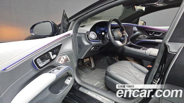 Mercedes-Benz EQS 2023 — Photo 28/35