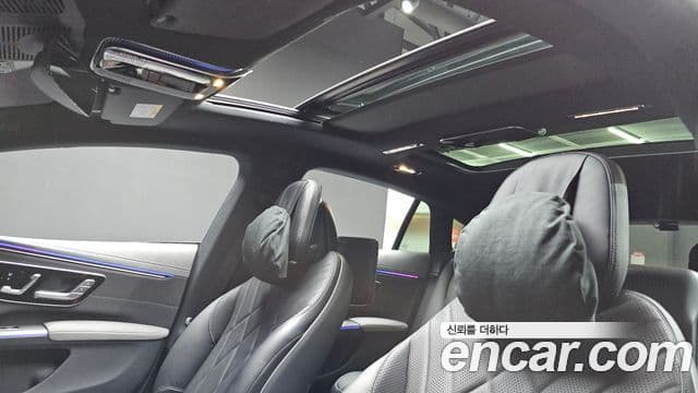 Mercedes-Benz EQS 2023 — Photo 12/35