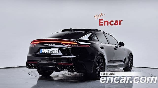 Kia Stinger 2022 — ფოტო 2/20