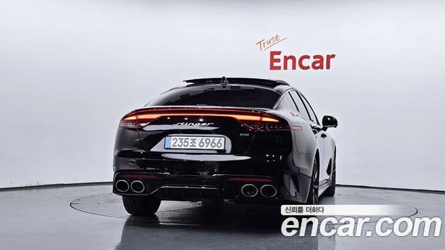 Kia Stinger 2022 — ფოტო 4/20