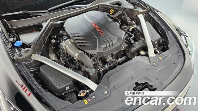 Kia Stinger 2022 — ფოტო 6/20
