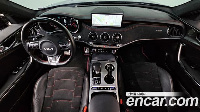 Kia Stinger 2022 — ფოტო 7/20