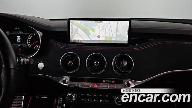 Kia Stinger 2022 — ფოტო 12/20