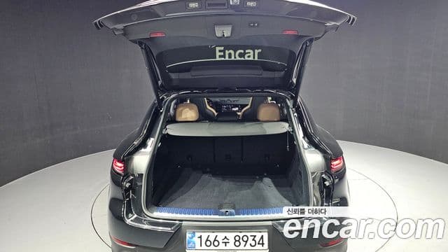 Porsche Cayenne 2025 — Şəkil 19/20