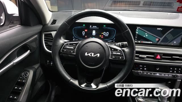 Kia Seltos 2024 — Şəkil 13/20