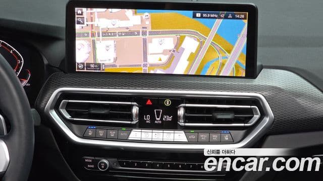 BMW X4 2023 — ფოტო 14/20