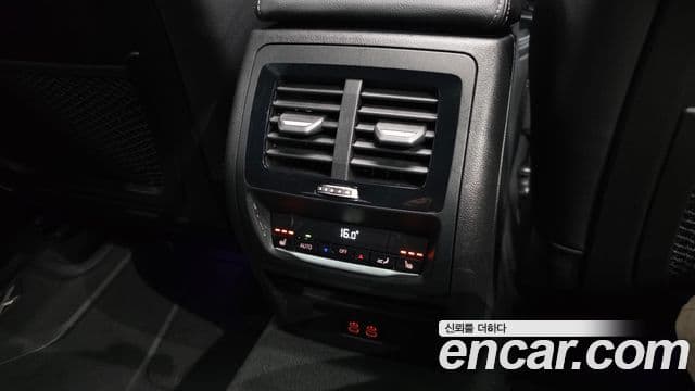 BMW X4 2023 — ფოტო 19/20