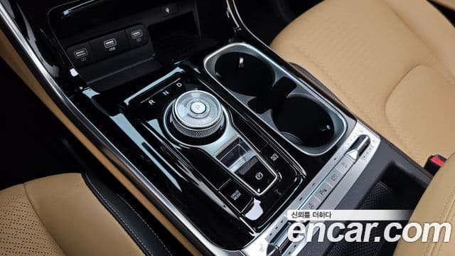 Kia Carnival 2022 — фото 9 из 20