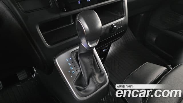 Hyundai Staria 2023 — фото 9 из 20