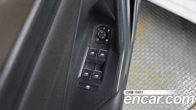 Volkswagen Jetta 2021 — ფოტო 11/20