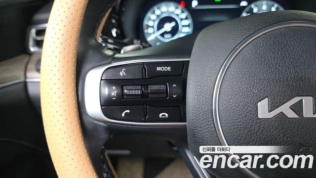 Kia K5 2022 — Şəkil 16/20