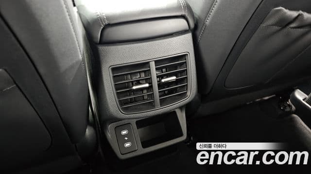Kia Seltos 2024 — Photo 28/33