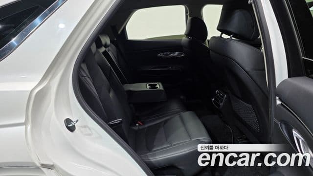 Genesis GV70 2021 — ფოტო 12/20