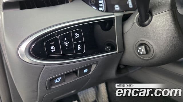 Genesis GV70 2021 — ფოტო 17/20