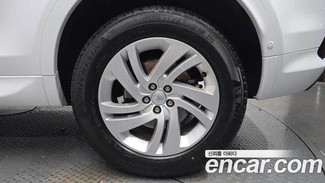 Land Rover Discovery Sport 2025 — ფოტო 19/39